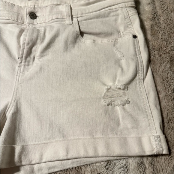 Old Navy White Distressed Denim Boyfriend Shorts - Picture 4 of 9